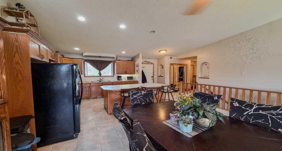 64 Park Circle, Whitecourt, Alberta T7S1S7, 5 Bedroom Bedrooms, 0 ,2 BathroomBathrooms,Residential,For Sale,Park,0,A2326777