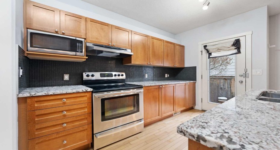 1620 27 Avenue, Calgary, Alberta T2T 1G6, 2 Bedroom Bedrooms, 0 ,3 BathroomBathrooms,Residential,For Sale,27,0,A2326784