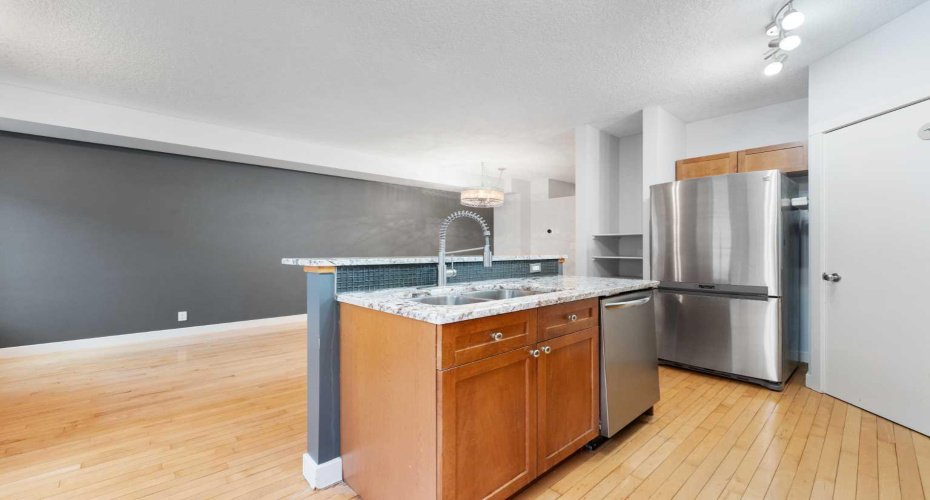 1620 27 Avenue, Calgary, Alberta T2T 1G6, 2 Bedroom Bedrooms, 0 ,3 BathroomBathrooms,Residential,For Sale,27,0,A2326784