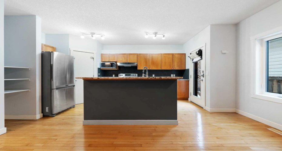 1620 27 Avenue, Calgary, Alberta T2T 1G6, 2 Bedroom Bedrooms, 0 ,3 BathroomBathrooms,Residential,For Sale,27,0,A2326784