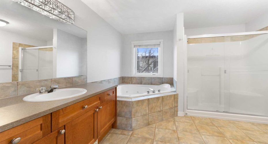 1620 27 Avenue, Calgary, Alberta T2T 1G6, 2 Bedroom Bedrooms, 0 ,3 BathroomBathrooms,Residential,For Sale,27,0,A2326784