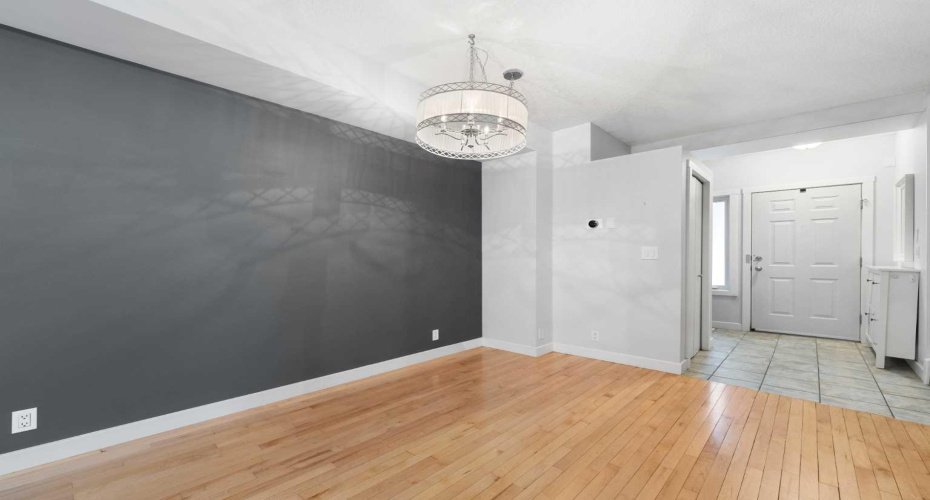 1620 27 Avenue, Calgary, Alberta T2T 1G6, 2 Bedroom Bedrooms, 0 ,3 BathroomBathrooms,Residential,For Sale,27,0,A2326784