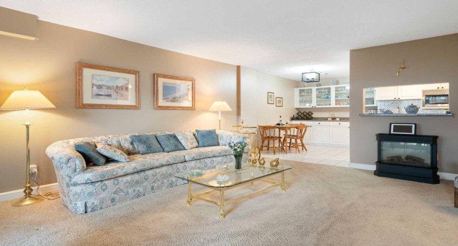 202 Braeglen Close, Calgary, Alberta T2W 2B1, 2 Bedroom Bedrooms, 0 ,1 BathroomBathrooms,Residential,For Sale,Braeglen,0,A2326803