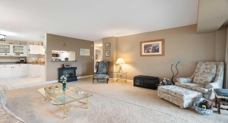 202 Braeglen Close, Calgary, Alberta T2W 2B1, 2 Bedroom Bedrooms, 0 ,1 BathroomBathrooms,Residential,For Sale,Braeglen,0,A2326803