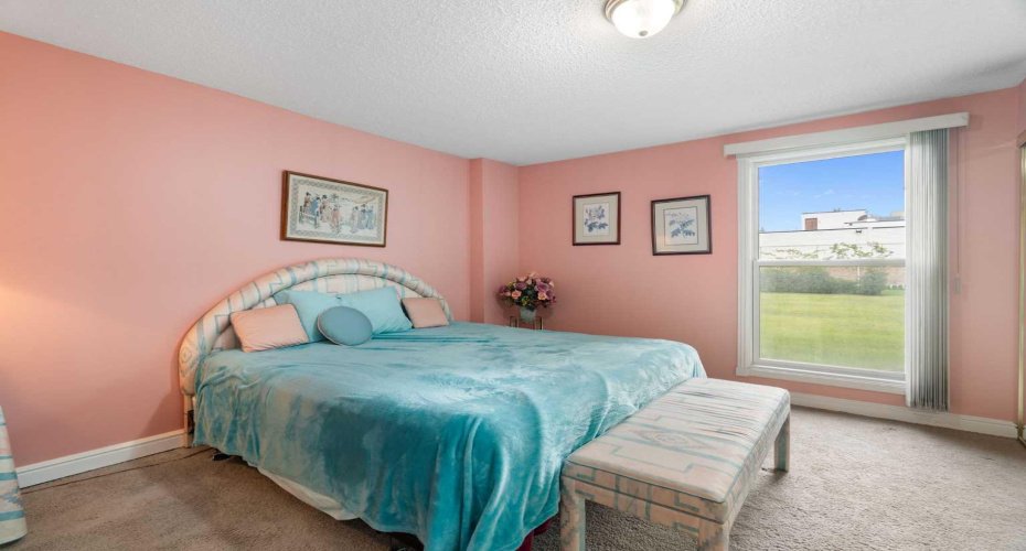 202 Braeglen Close, Calgary, Alberta T2W 2B1, 2 Bedroom Bedrooms, 0 ,1 BathroomBathrooms,Residential,For Sale,Braeglen,0,A2326803