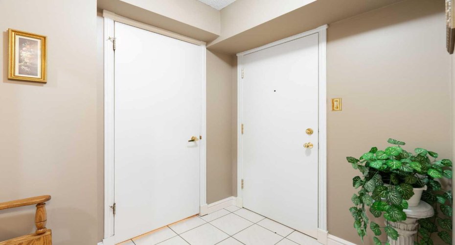202 Braeglen Close, Calgary, Alberta T2W 2B1, 2 Bedroom Bedrooms, 0 ,1 BathroomBathrooms,Residential,For Sale,Braeglen,0,A2326803