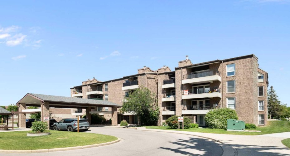 202 Braeglen Close, Calgary, Alberta T2W 2B1, 2 Bedroom Bedrooms, 0 ,1 BathroomBathrooms,Residential,For Sale,Braeglen,0,A2326803