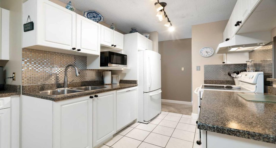 202 Braeglen Close, Calgary, Alberta T2W 2B1, 2 Bedroom Bedrooms, 0 ,1 BathroomBathrooms,Residential,For Sale,Braeglen,0,A2326803