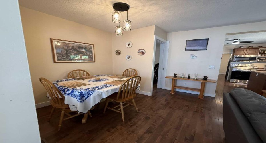 304 5 Avenue, Hanna, Alberta T0J 1P0, 3 Bedroom Bedrooms, 0 ,2 BathroomBathrooms,Residential,For Sale,5,0,A2326822