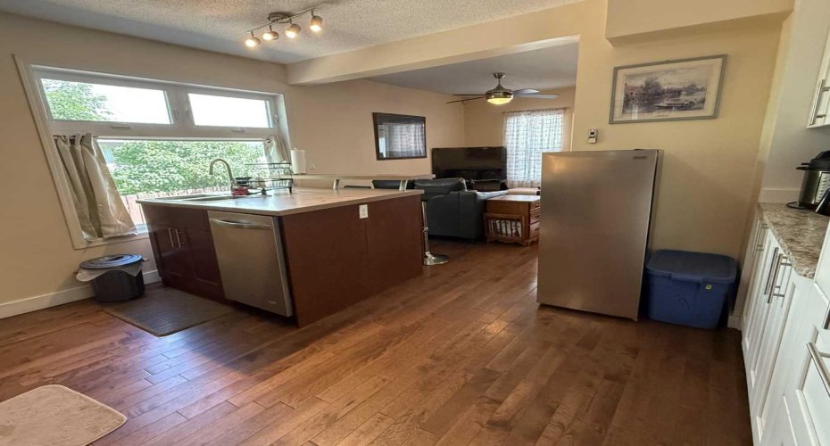 304 5 Avenue, Hanna, Alberta T0J 1P0, 3 Bedroom Bedrooms, 0 ,2 BathroomBathrooms,Residential,For Sale,5,0,A2326822