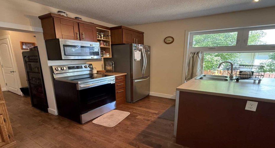304 5 Avenue, Hanna, Alberta T0J 1P0, 3 Bedroom Bedrooms, 0 ,2 BathroomBathrooms,Residential,For Sale,5,0,A2326822