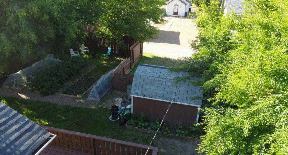 304 5 Avenue, Hanna, Alberta T0J 1P0, 3 Bedroom Bedrooms, 0 ,2 BathroomBathrooms,Residential,For Sale,5,0,A2326822