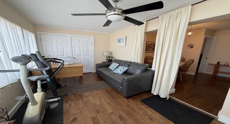 304 5 Avenue, Hanna, Alberta T0J 1P0, 3 Bedroom Bedrooms, 0 ,2 BathroomBathrooms,Residential,For Sale,5,0,A2326822