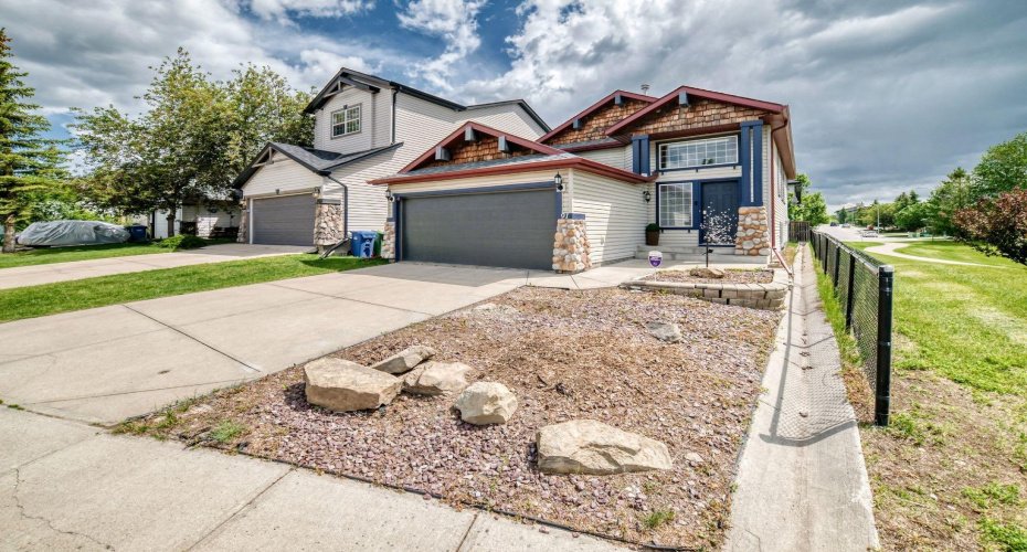 91 Panamount Gardens, Calgary, Alberta T3K 5V5, 4 Bedroom Bedrooms, 0 ,3 BathroomBathrooms,Residential,For Sale,Panamount,0,A2326829
