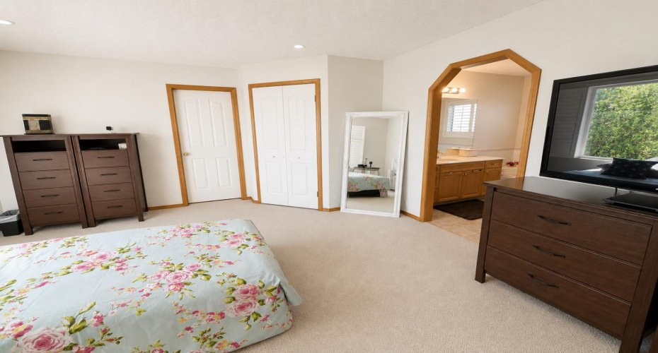 513 Sierra Madre Court, Calgary, Alberta T3H 3H5, 5 Bedroom Bedrooms, 0 ,4 BathroomBathrooms,Residential,For Sale,Sierra Madre,0,A2326834
