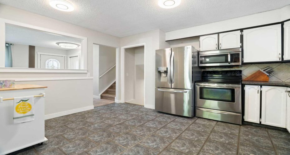 76 Pinebrook Close, Calgary, Alberta T1Y 3X5, 4 Bedroom Bedrooms, 0 ,3 BathroomBathrooms,Residential,For Sale,Pinebrook,0,A2326850