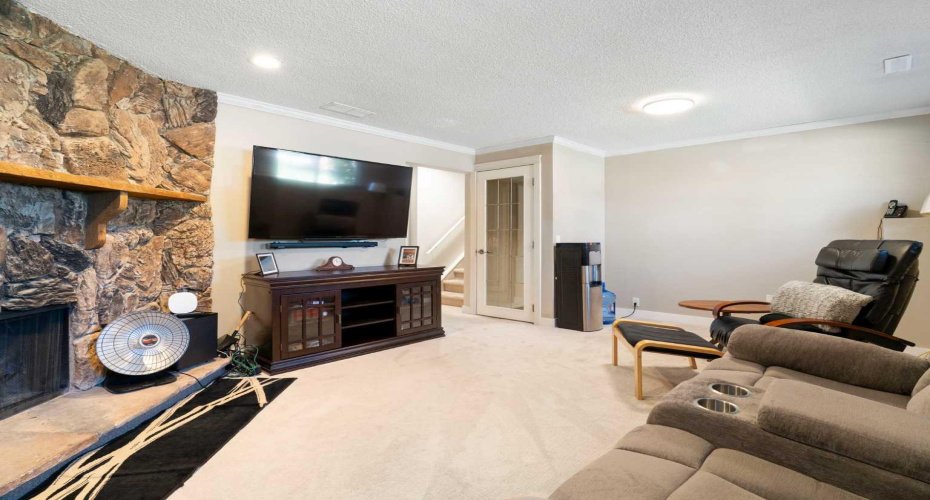76 Pinebrook Close, Calgary, Alberta T1Y 3X5, 4 Bedroom Bedrooms, 0 ,3 BathroomBathrooms,Residential,For Sale,Pinebrook,0,A2326850