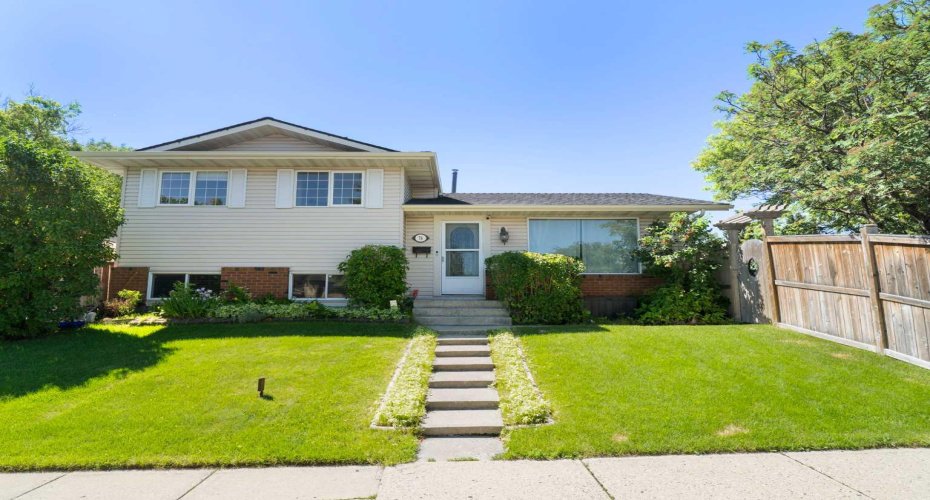 76 Pinebrook Close, Calgary, Alberta T1Y 3X5, 4 Bedroom Bedrooms, 0 ,3 BathroomBathrooms,Residential,For Sale,Pinebrook,0,A2326850