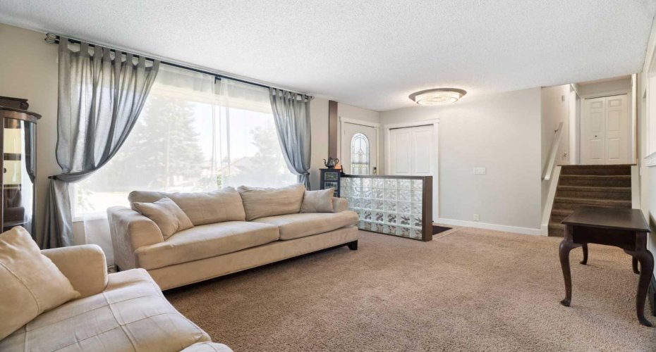 76 Pinebrook Close, Calgary, Alberta T1Y 3X5, 4 Bedroom Bedrooms, 0 ,3 BathroomBathrooms,Residential,For Sale,Pinebrook,0,A2326850