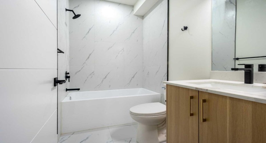 2424 25 Avenue, Calgary, Alberta T2M 2C5, 8 Bedroom Bedrooms, 0 ,5 BathroomBathrooms,Residential,For Sale,25,0,A2326854