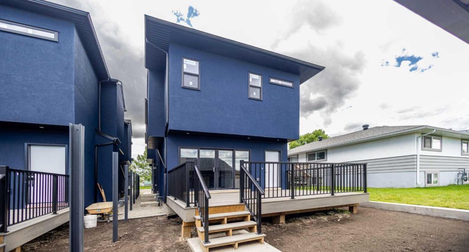 2426 25 Avenue, Calgary, Alberta T2M 2C5, 8 Bedroom Bedrooms, 0 ,5 BathroomBathrooms,Residential,For Sale,25,0,A2326855