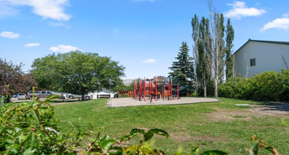 301 Strathaven Mews, Strathmore, Alberta T1P 1K3, 4 Bedroom Bedrooms, 0 ,3 BathroomBathrooms,Residential,For Sale,Strathaven,0,A2326891