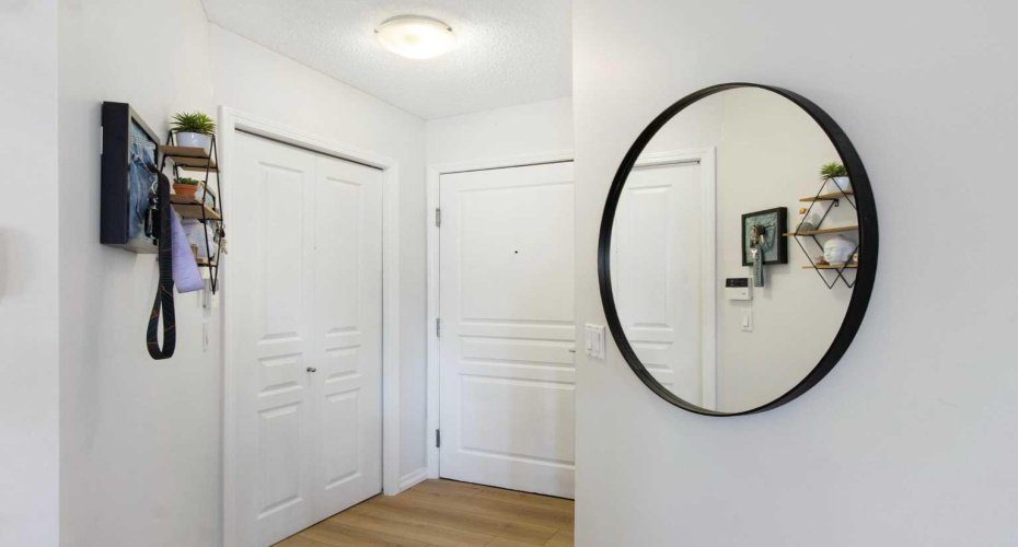 22 Richard Place, Calgary, Alberta T3E7N6, 2 Bedroom Bedrooms, 0 ,2 BathroomBathrooms,Residential,For Sale,Richard,0,A2326901
