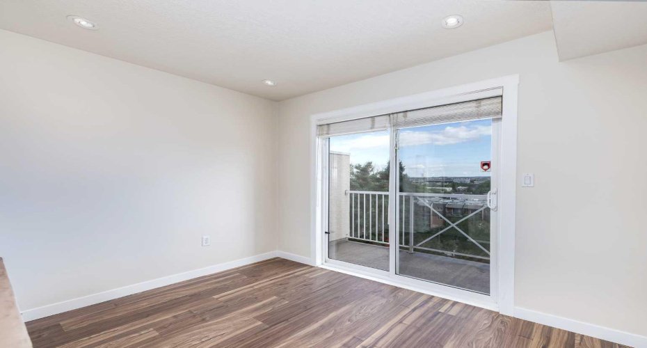 1540 17 Avenue, Calgary, Alberta T2C 0C8, 1 Bedroom Bedrooms, 0 ,2 BathroomBathrooms,Residential,For Sale,17,0,A2326912