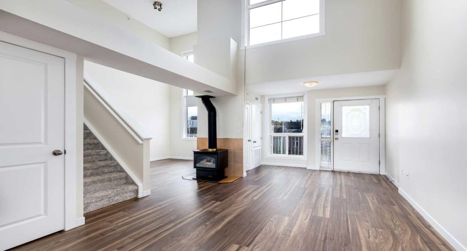 1540 17 Avenue, Calgary, Alberta T2C 0C8, 1 Bedroom Bedrooms, 0 ,2 BathroomBathrooms,Residential,For Sale,17,0,A2326912