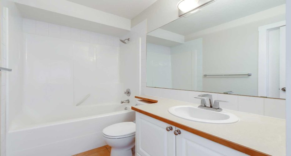 1540 17 Avenue, Calgary, Alberta T2C 0C8, 1 Bedroom Bedrooms, 0 ,2 BathroomBathrooms,Residential,For Sale,17,0,A2326912