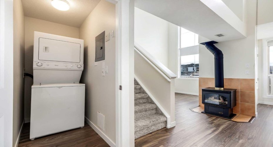 1540 17 Avenue, Calgary, Alberta T2C 0C8, 1 Bedroom Bedrooms, 0 ,2 BathroomBathrooms,Residential,For Sale,17,0,A2326912