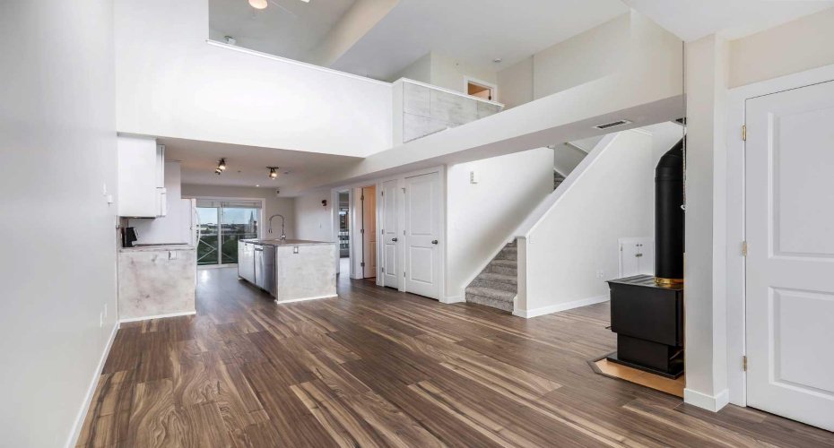 1540 17 Avenue, Calgary, Alberta T2C 0C8, 1 Bedroom Bedrooms, 0 ,2 BathroomBathrooms,Residential,For Sale,17,0,A2326912