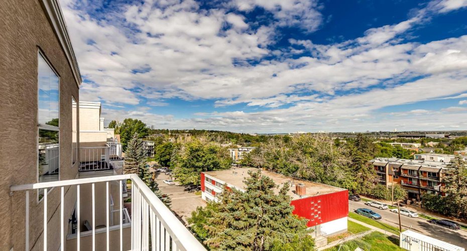 1540 17 Avenue, Calgary, Alberta T2C 0C8, 1 Bedroom Bedrooms, 0 ,2 BathroomBathrooms,Residential,For Sale,17,0,A2326912