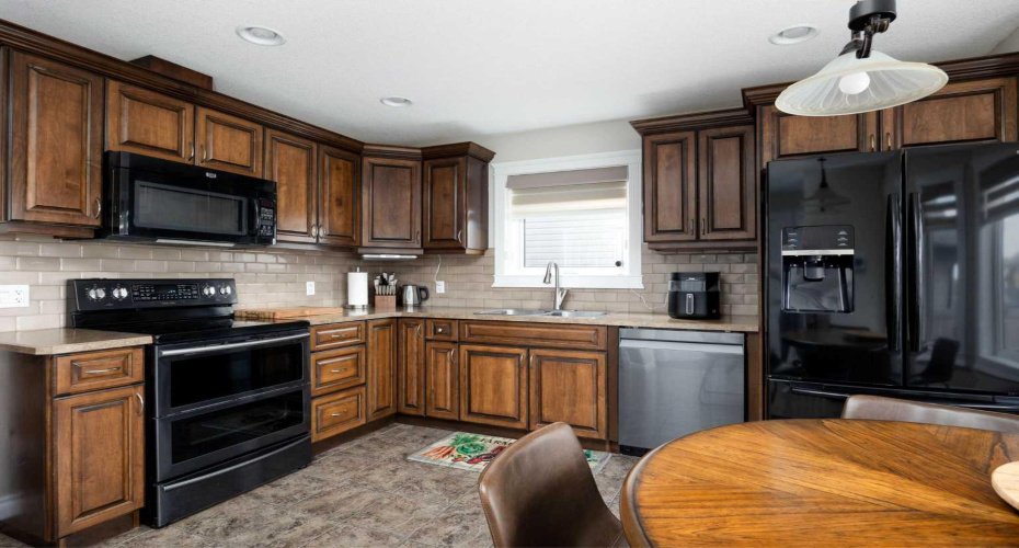 129 Huckleberry Street, Fort McMurray, Alberta T9K 0N7, 4 Bedroom Bedrooms, 0 ,3 BathroomBathrooms,Residential,For Sale,Huckleberry,0,A2326923