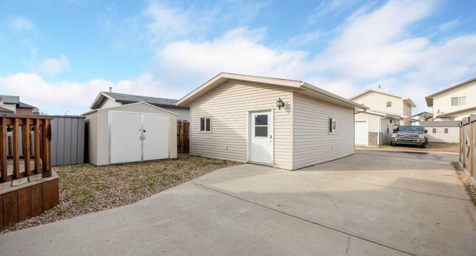 129 Huckleberry Street, Fort McMurray, Alberta T9K 0N7, 4 Bedroom Bedrooms, 0 ,3 BathroomBathrooms,Residential,For Sale,Huckleberry,0,A2326923