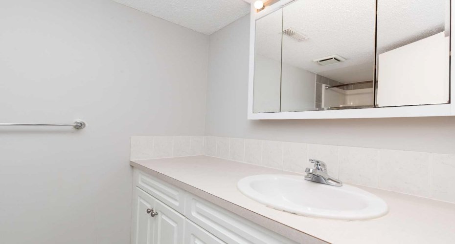 5 Acadia Road, Lethbridge, Alberta T1K 4C1, 2 Bedroom Bedrooms, 0 ,1 BathroomBathrooms,Residential,For Sale,Acadia,0,A2326930