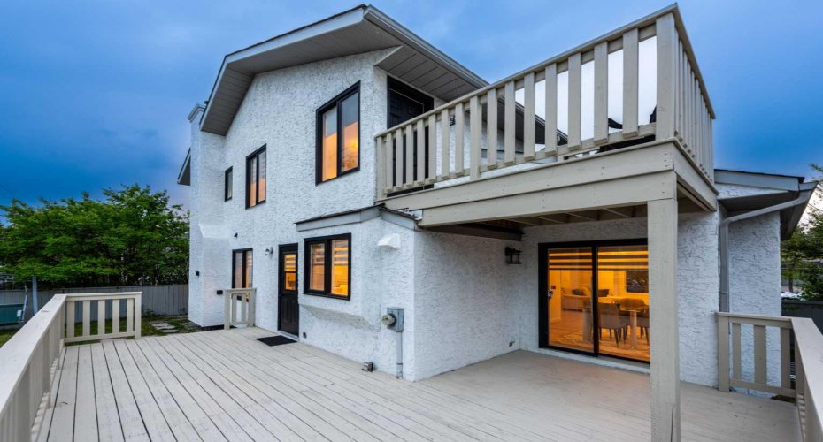 8266 Edgebrook Drive, Calgary, Alberta T3A 4N1, 6 Bedroom Bedrooms, 0 ,4 BathroomBathrooms,Residential,For Sale,Edgebrook,0,A2326933