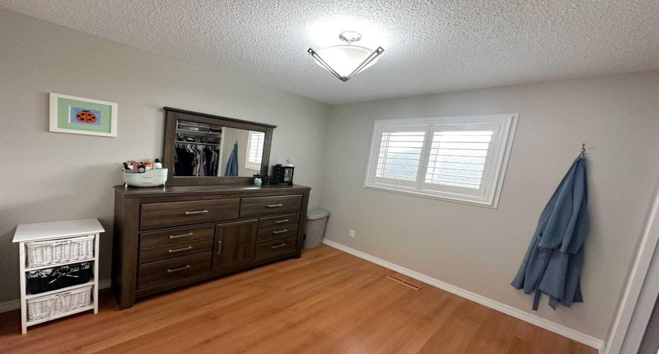 129 Greenview Close, Lethbridge, Alberta T1H4K8, 3 Bedroom Bedrooms, 0 ,3 BathroomBathrooms,Residential,For Sale,Greenview,0,A2326952