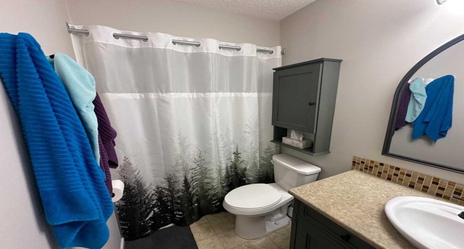 129 Greenview Close, Lethbridge, Alberta T1H4K8, 3 Bedroom Bedrooms, 0 ,3 BathroomBathrooms,Residential,For Sale,Greenview,0,A2326952