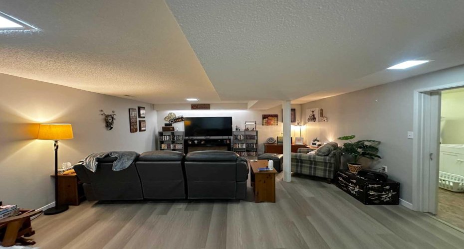 129 Greenview Close, Lethbridge, Alberta T1H4K8, 3 Bedroom Bedrooms, 0 ,3 BathroomBathrooms,Residential,For Sale,Greenview,0,A2326952