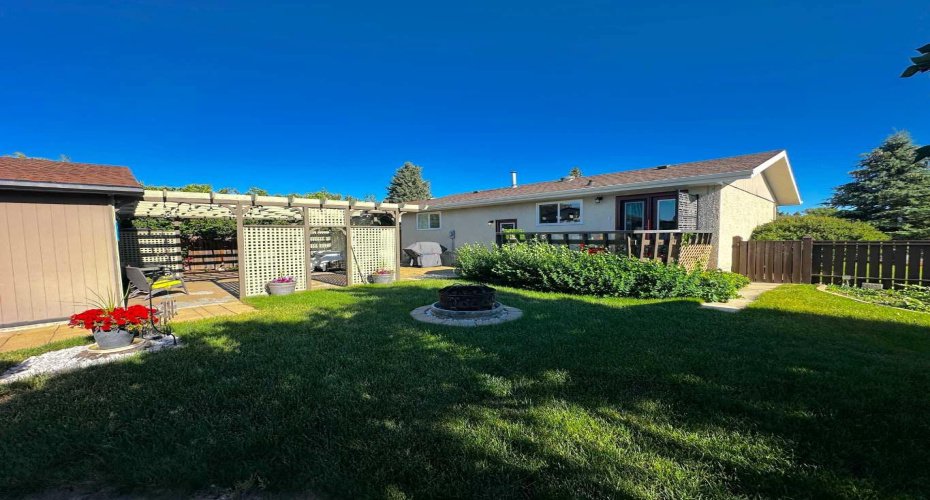 129 Greenview Close, Lethbridge, Alberta T1H4K8, 3 Bedroom Bedrooms, 0 ,3 BathroomBathrooms,Residential,For Sale,Greenview,0,A2326952
