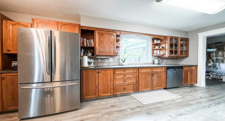 6108 41 Avenue, Stettler, Alberta T4K 1H2, 4 Bedroom Bedrooms, 0 ,3 BathroomBathrooms,Residential,For Sale,41,0,A2326960
