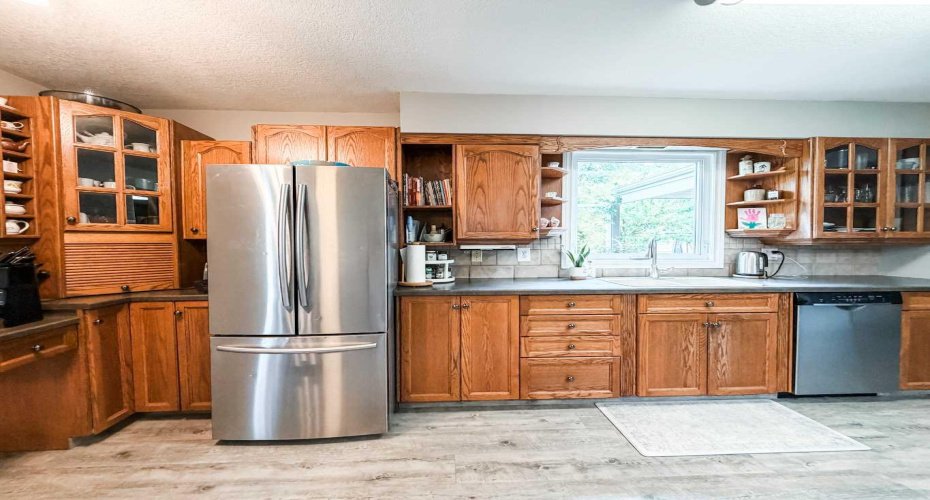 6108 41 Avenue, Stettler, Alberta T4K 1H2, 4 Bedroom Bedrooms, 0 ,3 BathroomBathrooms,Residential,For Sale,41,0,A2326960