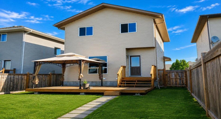 11311 Pinnacle Drive, Grande Prairie, Alberta T8W0E4, 3 Bedroom Bedrooms, 0 ,4 BathroomBathrooms,Rental,Pinnacle,0,A2327002