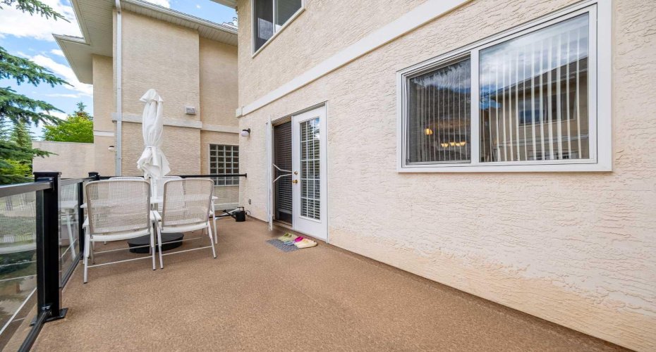 Private balcony with BBQ gas line
