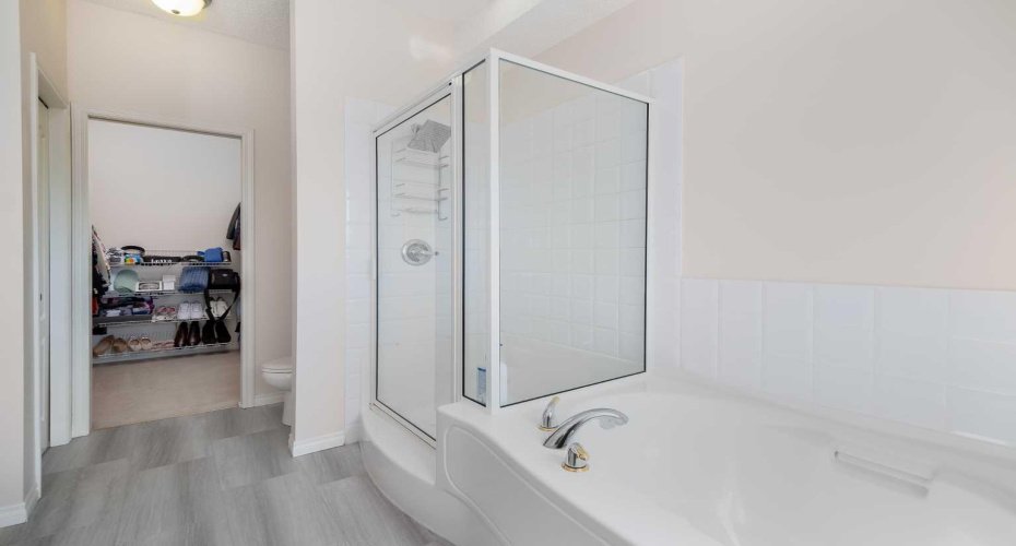 4pc Ensuite bath #1
