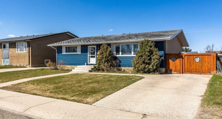 116 19 Street, Medicine Hat, Alberta T1C1B1, 3 Bedroom Bedrooms, 0 ,2 BathroomBathrooms,Residential,For Sale,19,0,A2327016