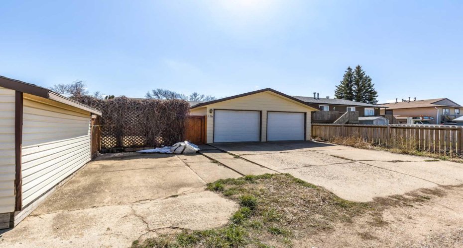 116 19 Street, Medicine Hat, Alberta T1C1B1, 3 Bedroom Bedrooms, 0 ,2 BathroomBathrooms,Residential,For Sale,19,0,A2327016