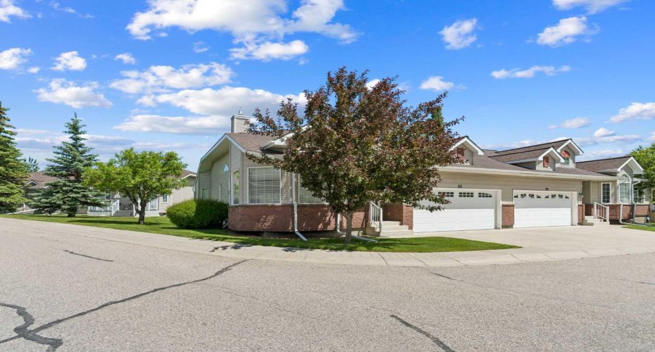 63 Scotia Landing, Calgary, Alberta T3L 2K2, 3 Bedroom Bedrooms, 0 ,3 BathroomBathrooms,Residential,For Sale,Scotia,0,A2327054
