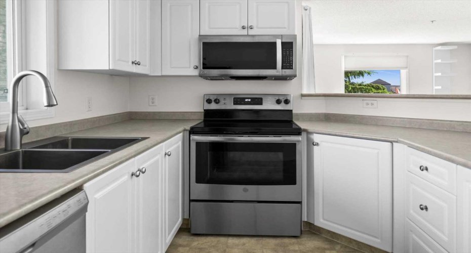 5500 Somervale Court, Calgary, Alberta T2Y4M1, 2 Bedroom Bedrooms, 0 ,2 BathroomBathrooms,Residential,For Sale,Somervale,0,A2327063